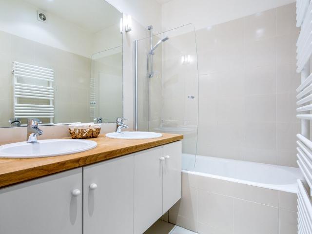 Chic One Bedroom in Paris' Heart, Paris Amsterdam Apartments for Rent