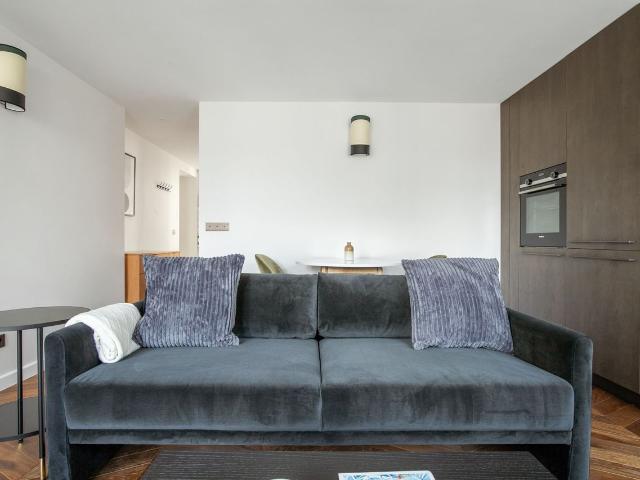 Chic One Bedroom in the Heart of Paris, Paris Amsterdam Apartments for Rent