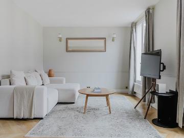 Chic One Bedroom Retreat in Central Paris