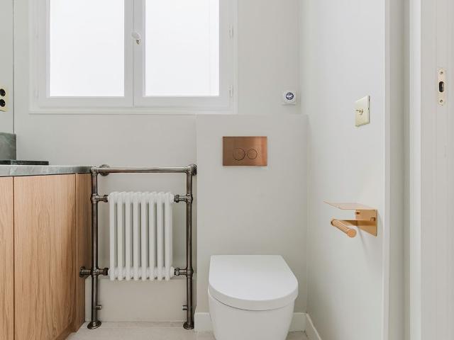 Chic One Bedroom Retreat in Central Paris, Paris Amsterdam Apartments for Rent