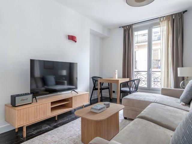 Chic One Bedroom Retreat in Batignolles, Paris, Paris Amsterdam Apartments for Rent