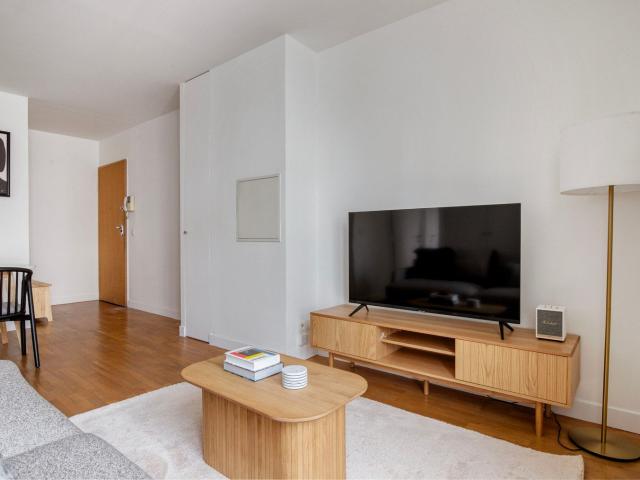 Chic One Bedroom Retreat in Le Marais, Paris
