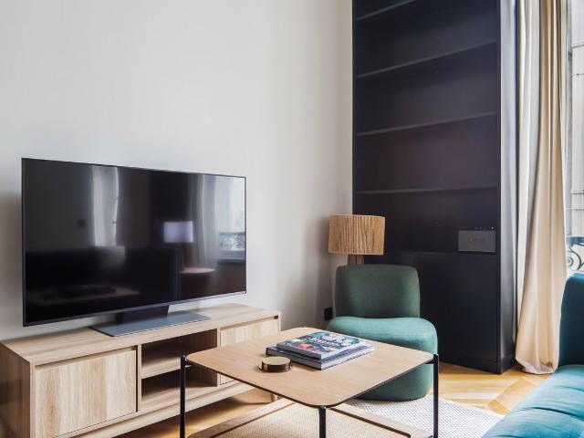 Chic One Bedroom Retreat in Paris Invalides, Paris Amsterdam Apartments for Rent