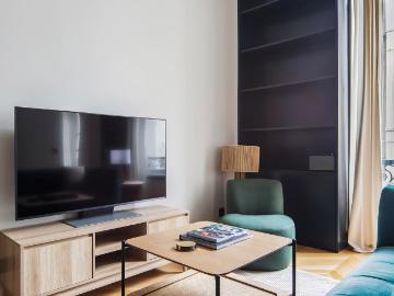 Chic One Bedroom Retreat in Paris Invalides, Paris Amsterdam Apartments for Rent