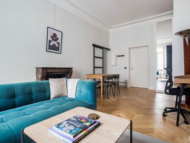 Chic One Bedroom Retreat in Paris Invalides, Paris Amsterdam Apartments for Rent