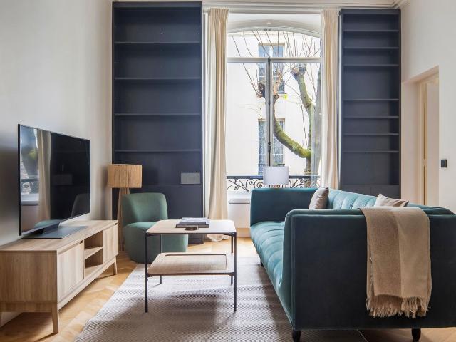 Chic One Bedroom Retreat in Paris Invalides, Paris Amsterdam Apartments for Rent