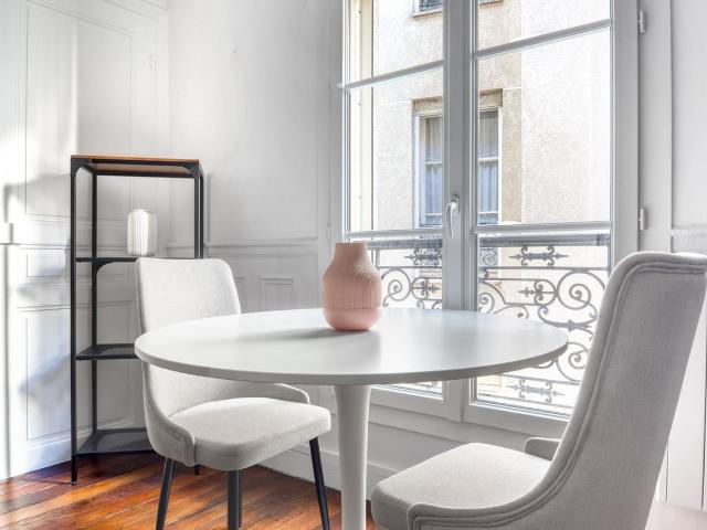 Chic One Bedroom Retreat in Paris, Paris Amsterdam Apartments for Rent