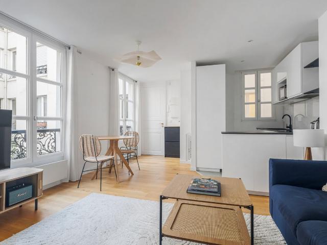 Chic One Bedroom Retreat in the Heart of Paris, Paris Amsterdam Apartments for Rent