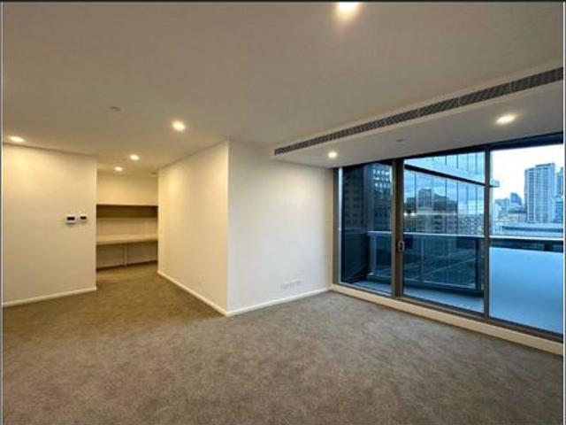 Chic One Bedroom with Study