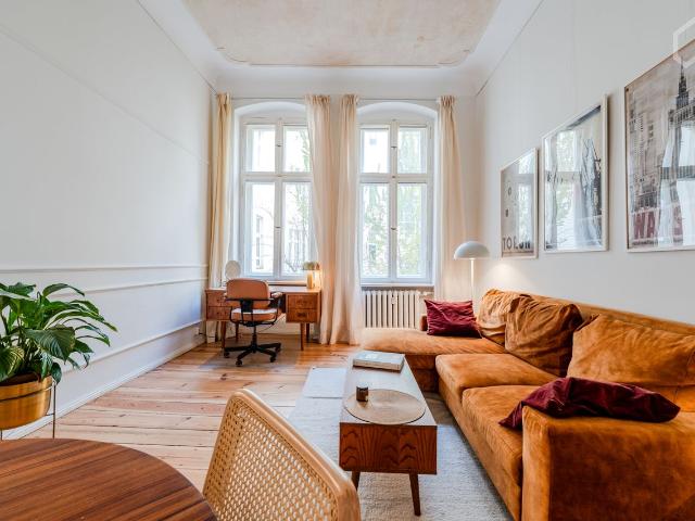 Chic and Cozy Designer Apartment in a Great Location, Berlin Amsterdam Apartments for Rent