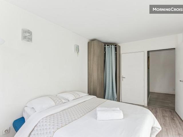Chic and spacious apart with parkin