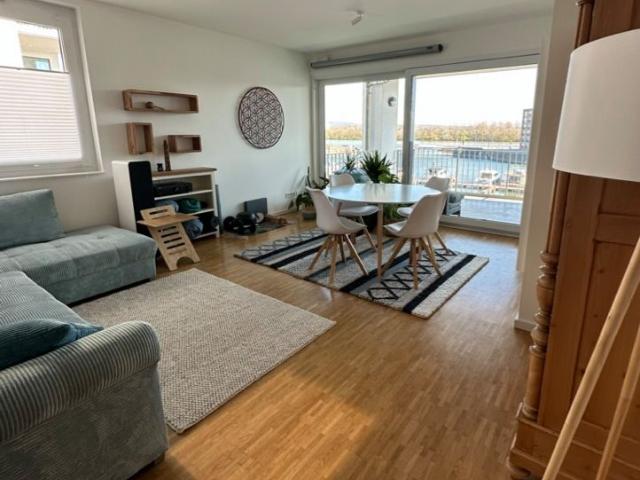 Chic apartment with large terrace overlooking the marina, Mainz Amsterdam Apartments for Rent