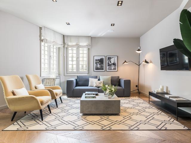 Chic apartment with 2 bedrooms in El Born