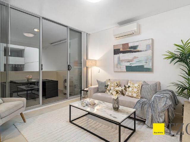 CHIC APARTMENT IN CENTRAL HOMEBUSH WITH EXPANSIVE DUAL BALCONIES