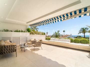 Chic apartment in Rio Real with lovely sea views