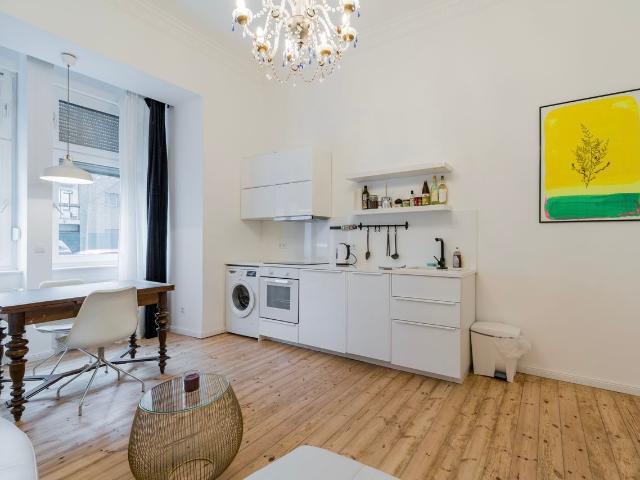 Chic apartment @ park Tempelhofer Field Neukölln, Berlin Amsterdam Apartments for Rent
