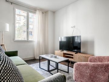 Chic Chaillot 2 Bedroom Apartment in Paris, Paris Amsterdam Apartments for Rent
