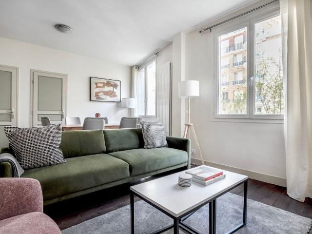 Chic Chaillot 2 Bedroom Apartment in Paris, Paris Amsterdam Apartments for Rent