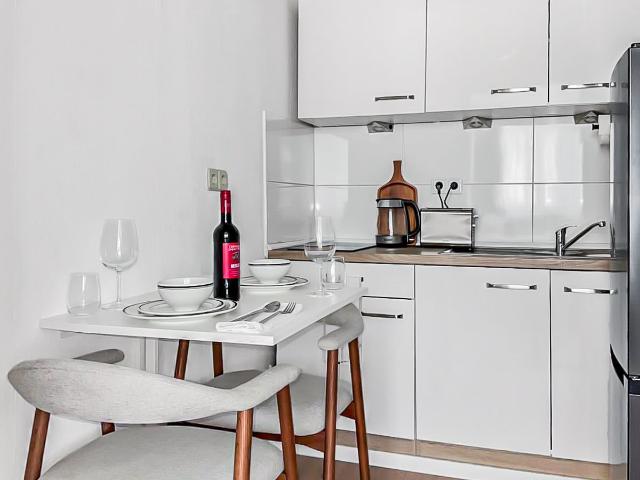 Chic City Apartment • 1BR for 2• Wuppertal City Center, Wuppertal Amsterdam Apartments for Rent