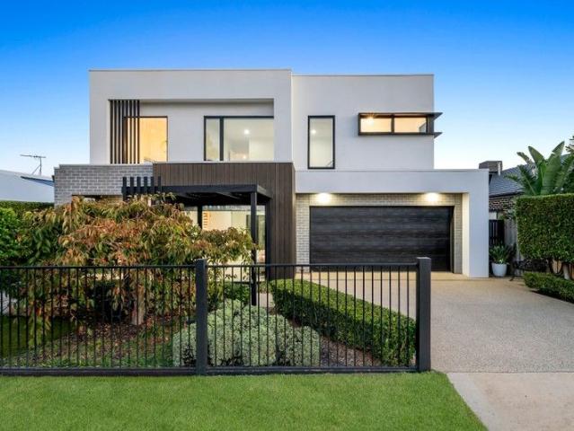 Chic Coastal Living Starts Here