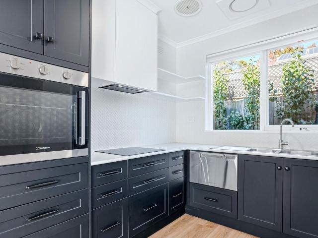 Chic fully refurbished two bedroom in quiet prime location