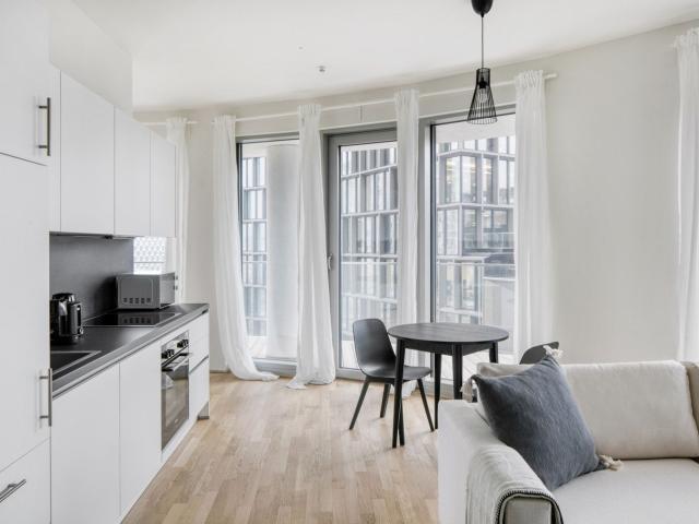 Chic Favoriten 1BR w/ Gym & Lounge, walk to Hauptbahnhof