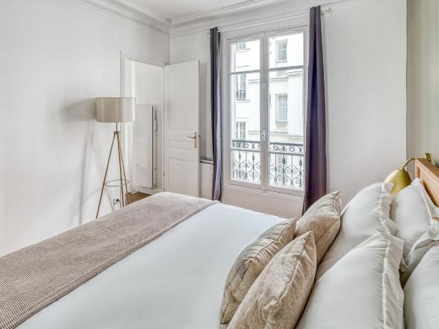 Chic Gros Caillou 1 Bedroom Apartment in Paris, Paris Amsterdam Apartments for Rent