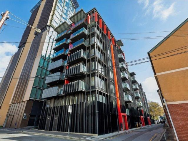 Chic Inner City Living with Two Bedrooms plus a Study