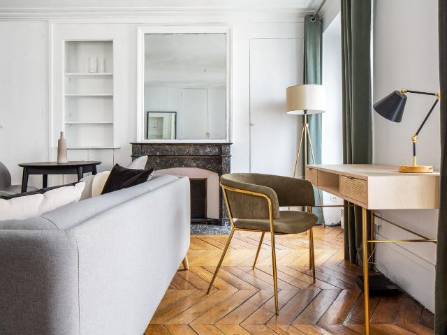 Chic Invalides 1 Bedroom with Stunning Views!, Paris Amsterdam Apartments for Rent