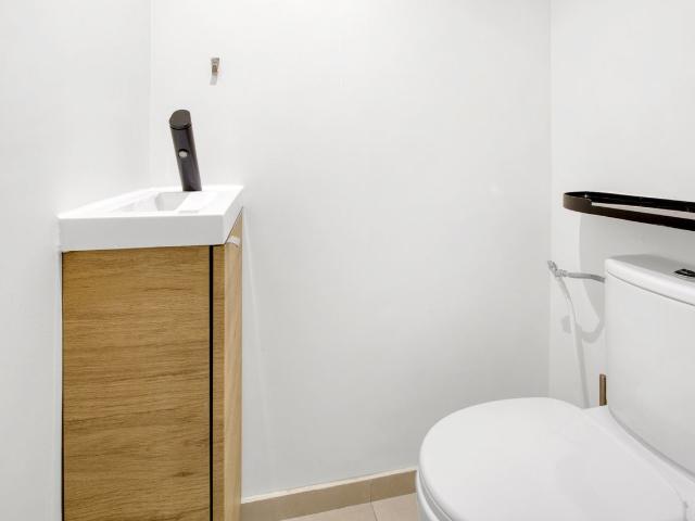 Chic Les Halles 1BR: Your Parisian Oasis Awaits, Paris Amsterdam Apartments for Rent