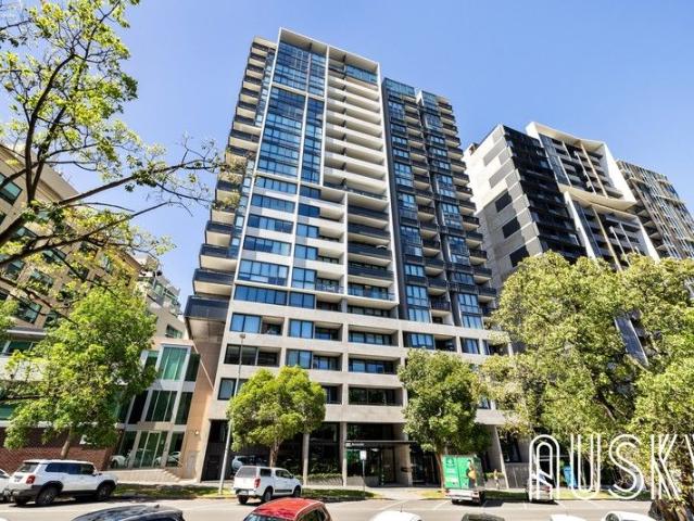 Chic, Low Maintenance Apartment in Premium Botanic Complex