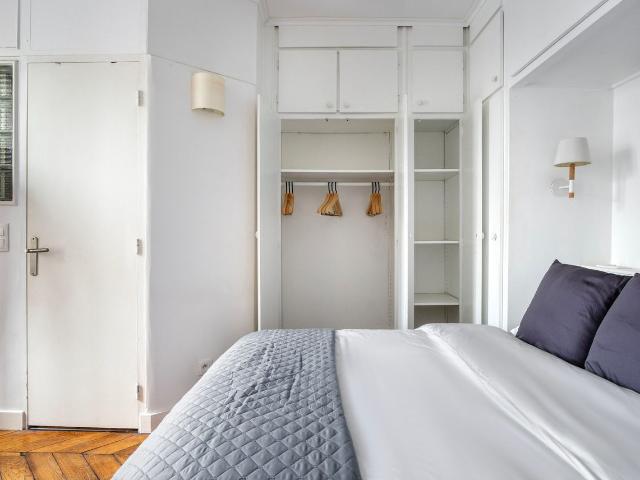 Chic Parisian One Bedroom Apartment Awaits You, Paris Amsterdam Apartments for Rent