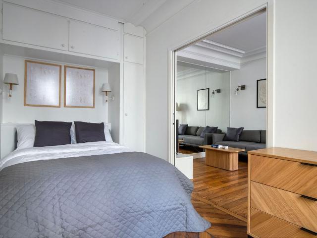 Chic Parisian One Bedroom Apartment Awaits You, Paris Amsterdam Apartments for Rent
