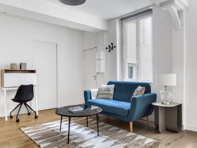 Chic Parisian One Bedroom in Sorbonne, Paris Amsterdam Apartments for Rent