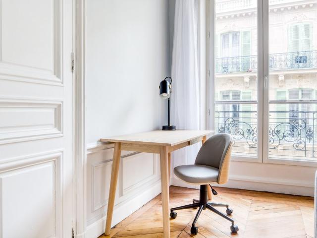 Chic Parisian Apartment in Faubourg du Roule!, Paris Amsterdam Apartments for Rent