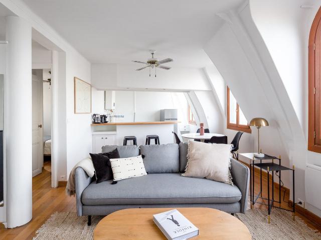 Chic Parisian Retreat with City Views, Paris Amsterdam Apartments for Rent