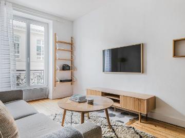 Chic Parisian 1 Bedroom with Modern Comforts, Paris Amsterdam Apartments for Rent