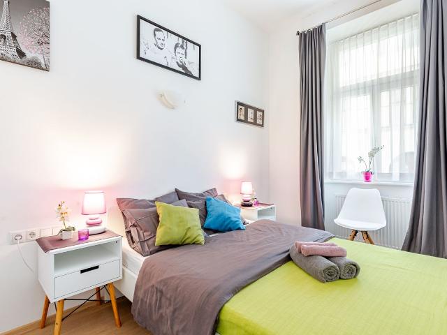 Chic Parisienne á Vienne French Flair in Vienna, Vienna Amsterdam Apartments for Rent