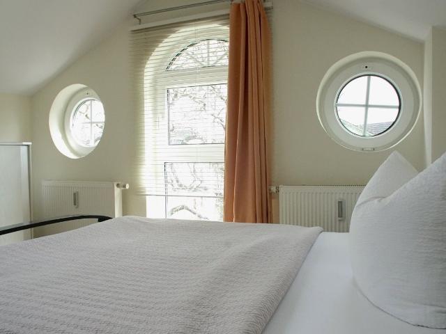 Chic penthouse apartment in upscale residential area, Dresden Amsterdam Apartments for Rent