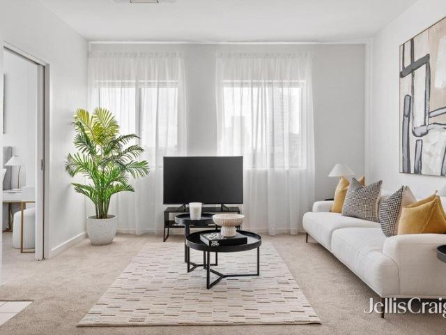 Chic rooftop apartment in lifestyle locale