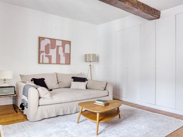 Chic Studio in Heart of Saint Germain des Prés, Paris Amsterdam Apartments for Rent
