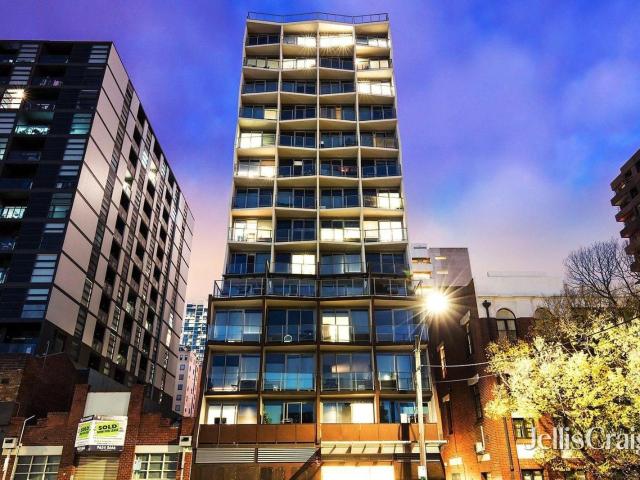 Chic studio living in prime West Melbourne location