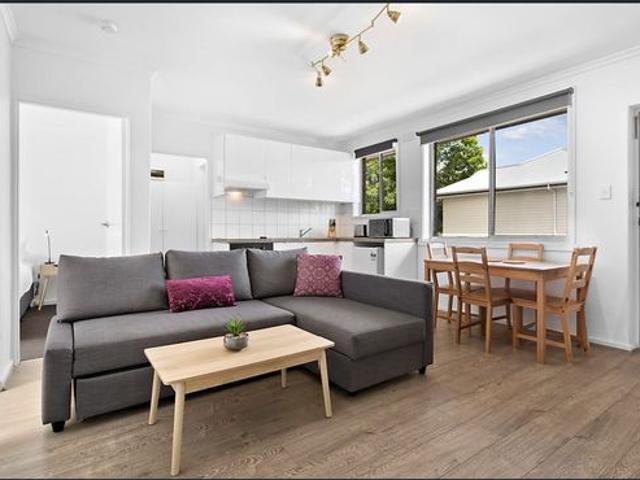 Chic Style and Unbeatable Location!