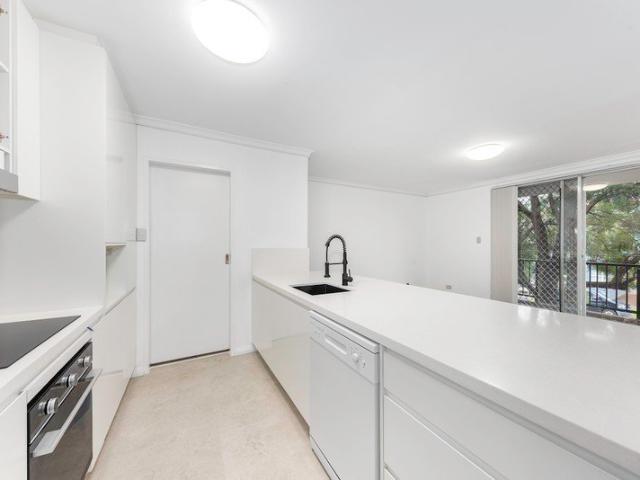 Chic, Spacious & Central 3 Bedroom Gem in Miranda