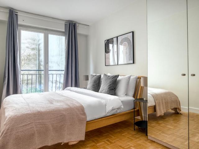 Chic Two Bedroom Oasis in Batignolles, Paris, Paris Amsterdam Apartments for Rent