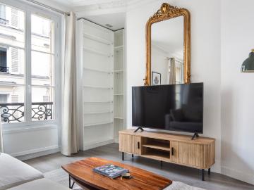 Chic Two Bedroom Oasis in Ternes, Paris!