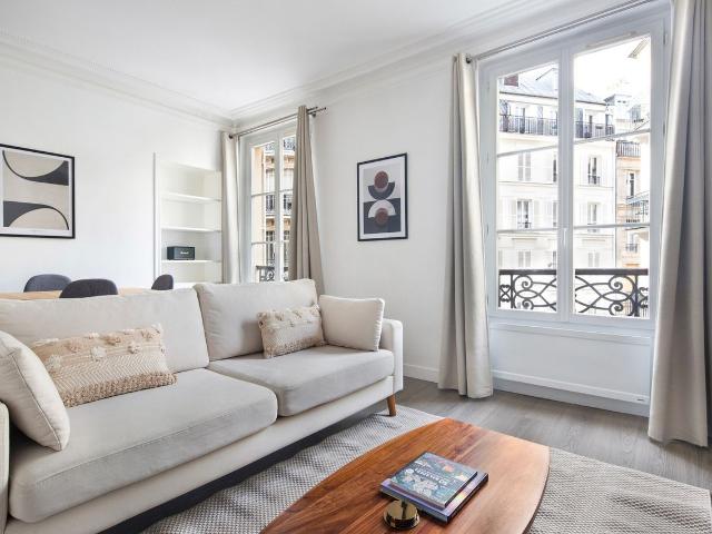 Chic Two Bedroom Oasis in Ternes, Paris!, Paris Amsterdam Apartments for Rent