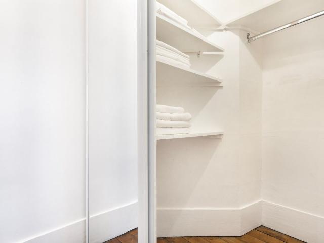 Chic Two Bedroom Oasis in Ternes, Paris!, Paris Amsterdam Apartments for Rent