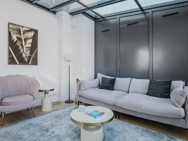 Chic Two Bedroom Oasis in the Heart of Paris