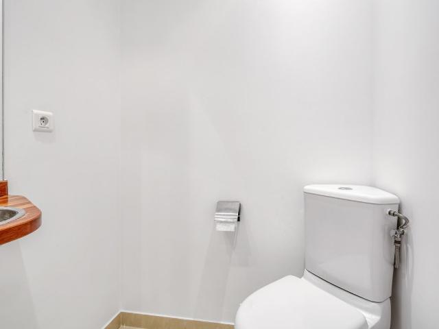 Chic Two Bedroom Apartment with Parisian Views, Paris Amsterdam Apartments for Rent